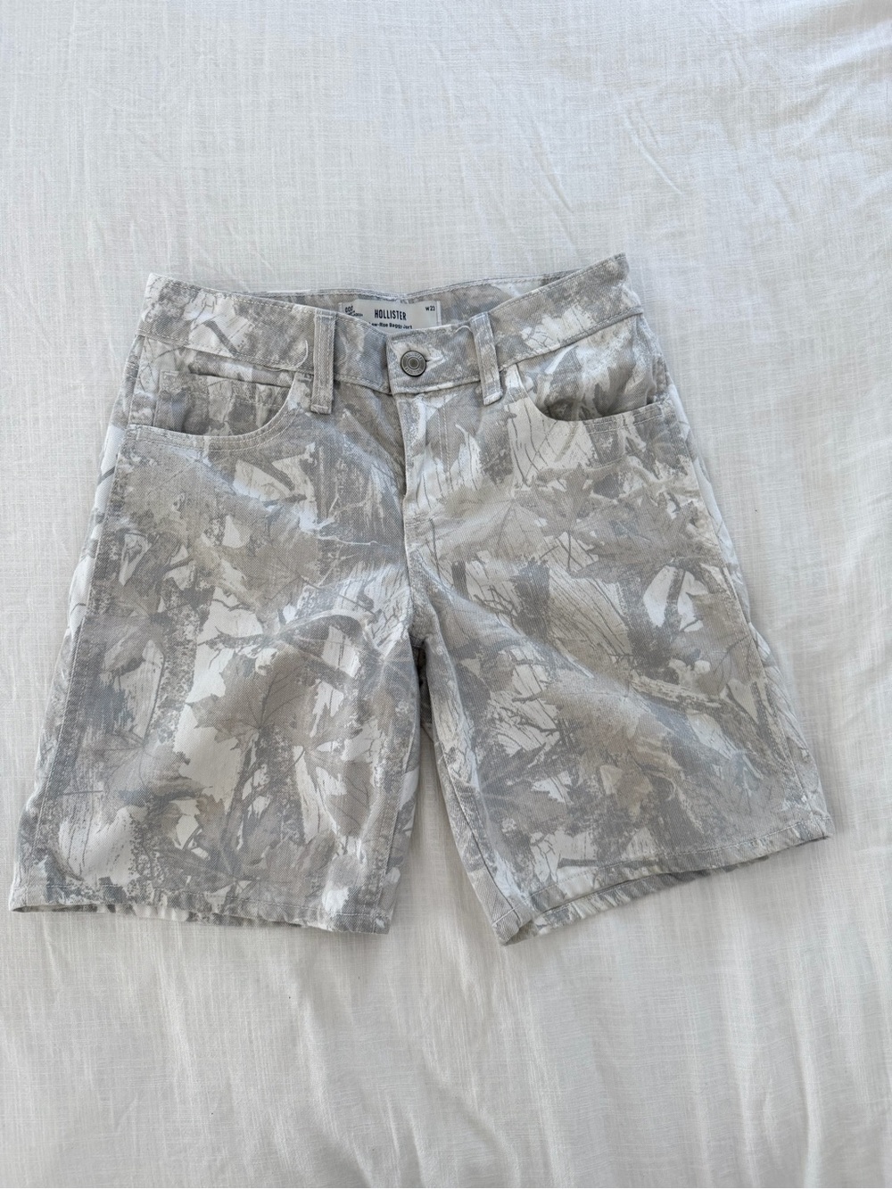 Hollister Light Gray Low-Rise Baggy Jort